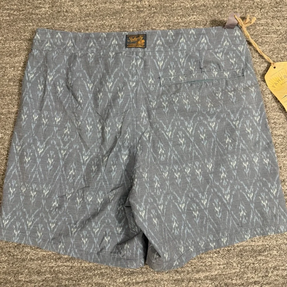 Faherty Boardshorts Men 28 Blue Biarritz Atlantic Waves Ikat 6